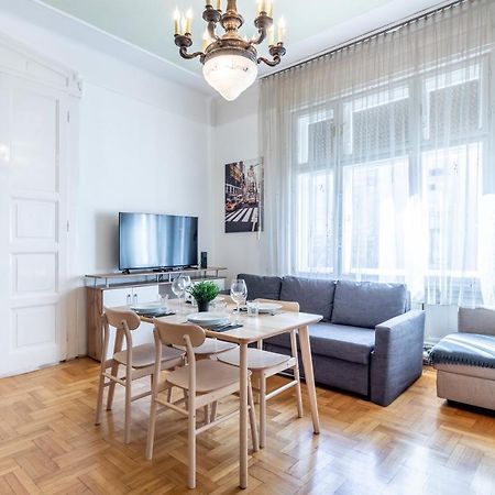 Huge Apartment In The City Center Budapest Exterior foto
