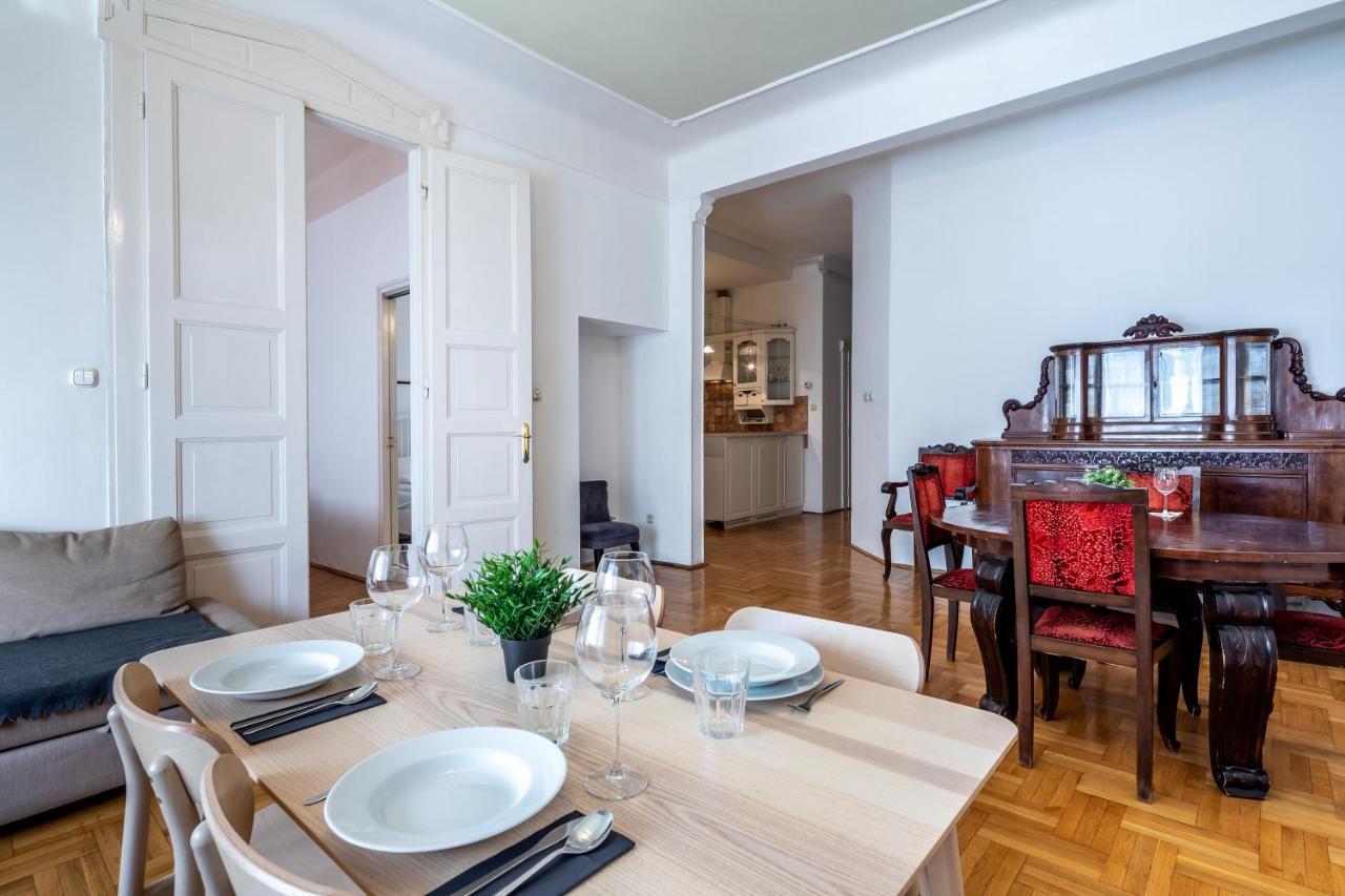 Huge Apartment In The City Center Budapest Exterior foto