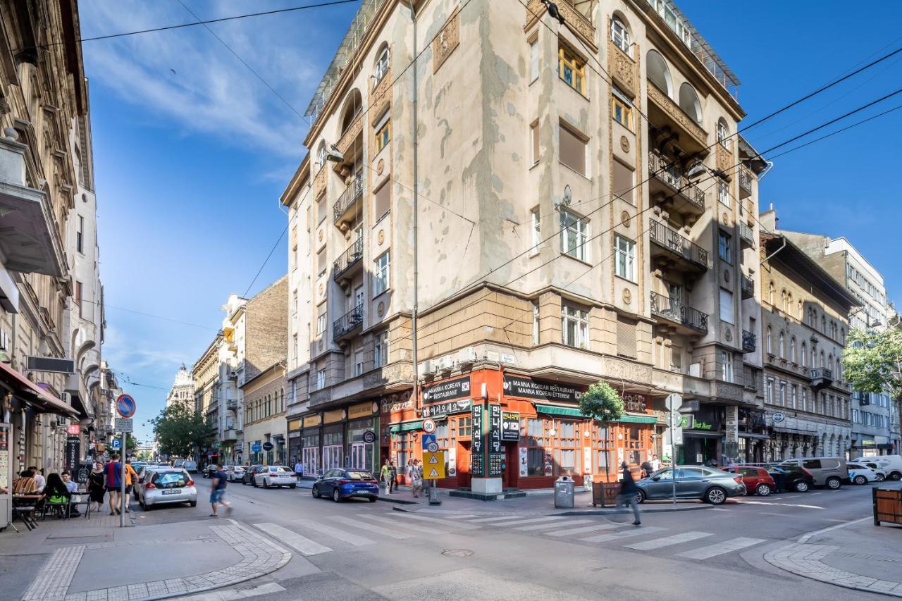 Huge Apartment In The City Center Budapest Exterior foto